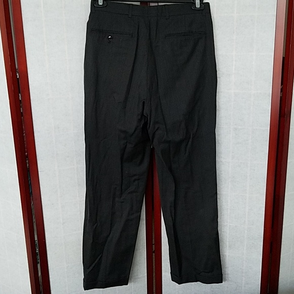 Jones New York men's 2-piece gray pinstripe suit - Picture 6 of 8